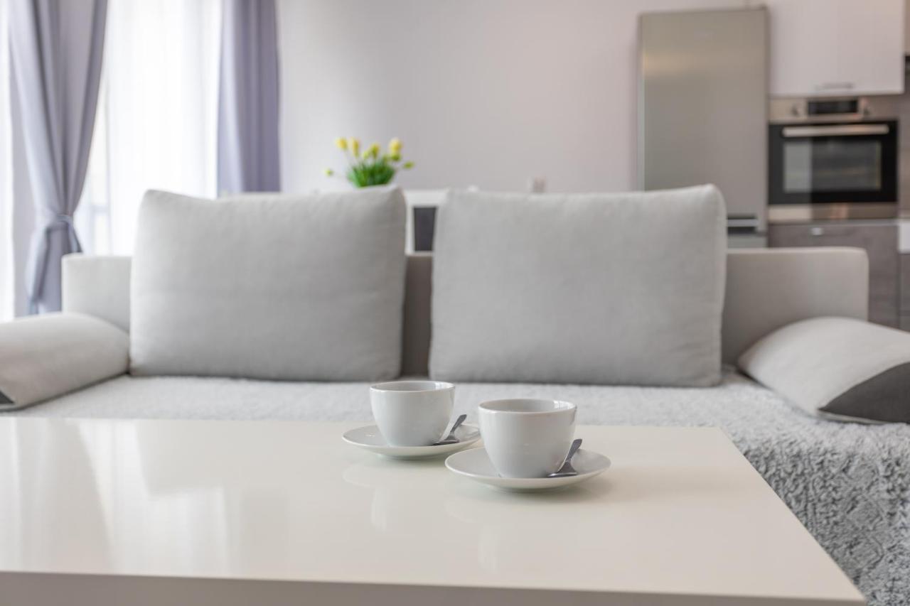 Ambria Apartments Flotylla 斯维诺乌伊希切 外观 照片